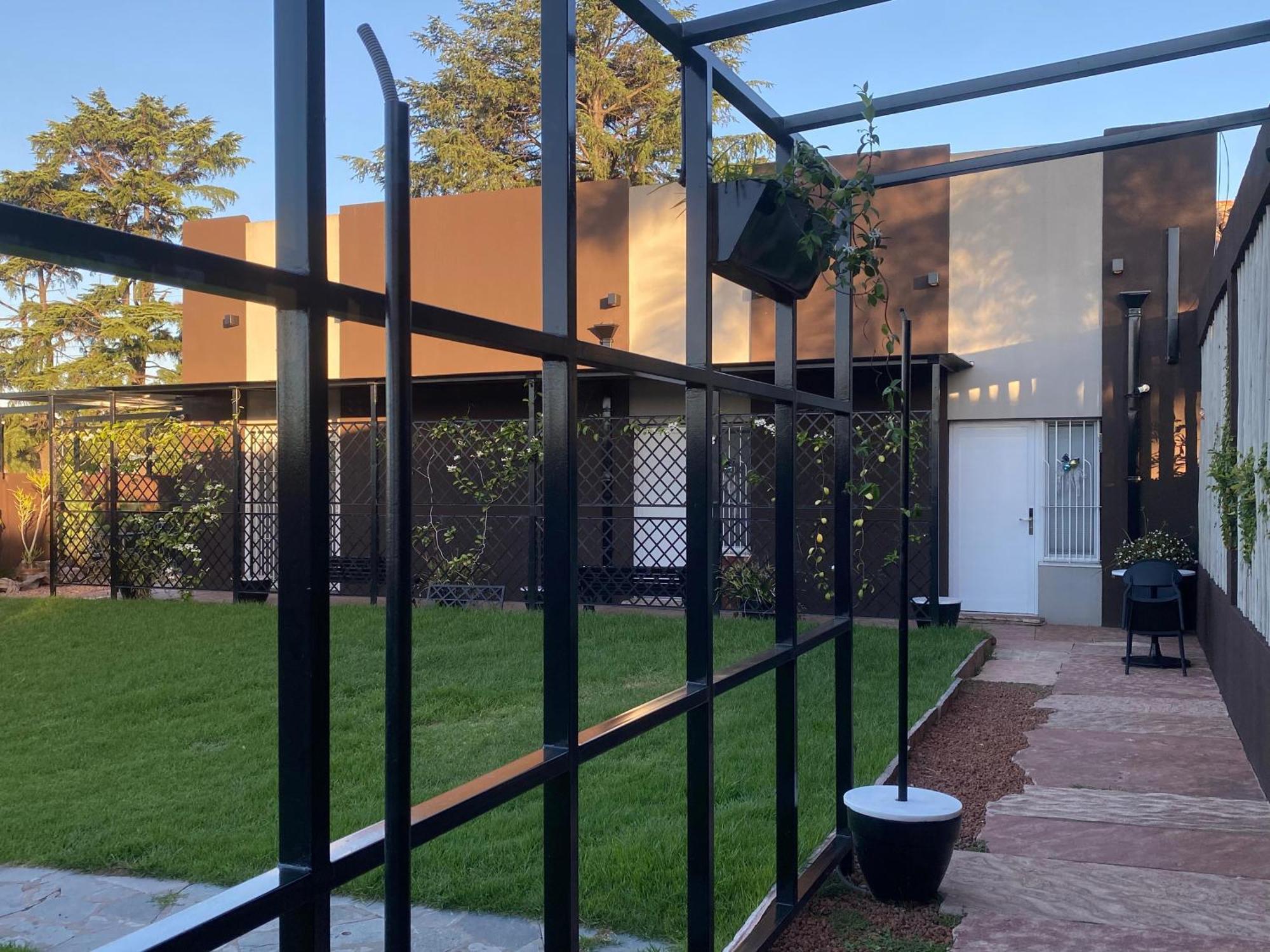 Eze Inn Boutique Hotel Ezeiza Esterno foto